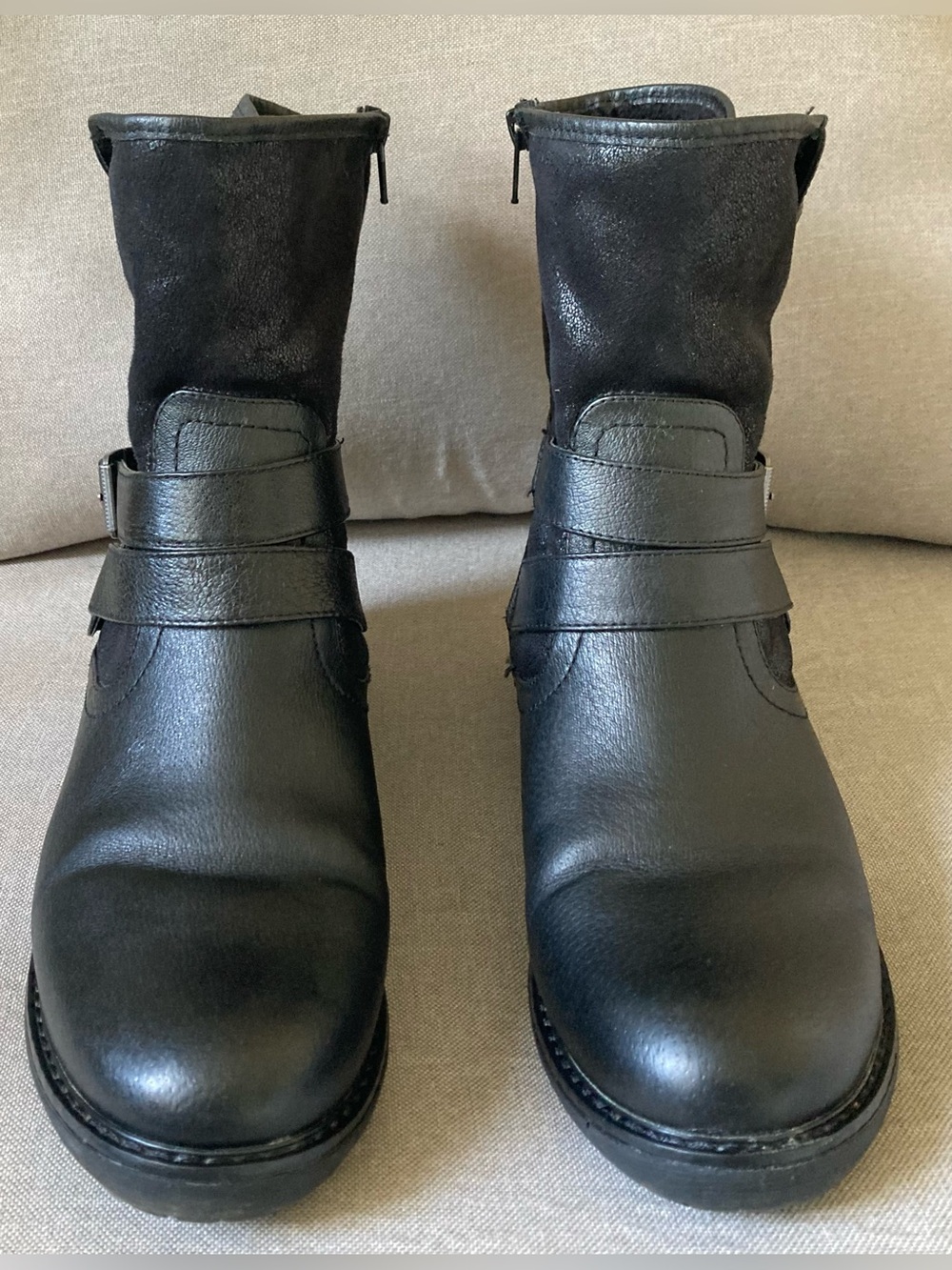 BareTraps Hallie Black Moto Ankle Boots Leather Buckle Zip 9.5M - Picture 3 of 9